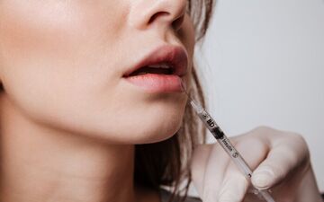 دستورالعمل‌های مهم برای  مراقبت لب‌ها پس از تزریق ژل
