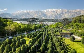 پل طبیعت قرمز پوش می شود