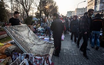 70 درصد دست فروشان کلانشهرها زیرنظر مافیا فعالیت می کنند