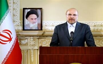 تلاش می‌کنیم که به دولت در سر و سامان دادن به بازار کمک کنیم
