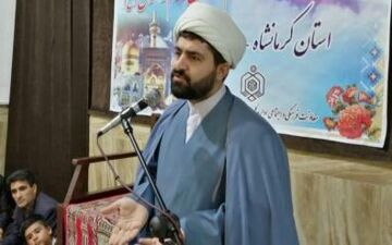 بقاع متبرکه کرمانشاه میزبان نیایشگران روز عرفه
