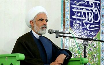  نباید در زمین دشمن بازی کرد