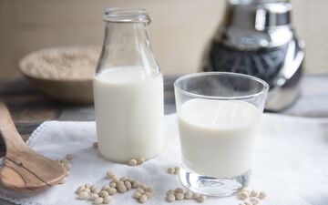 اتفاقی که بعد از نوشیدن یک لیوان شیر در بدن ما می‌افتد