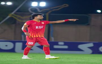 هو شدن رضاییان در اهواز؛ گلایه استقلالی‌ها از چمن ورزشگاه فولاد