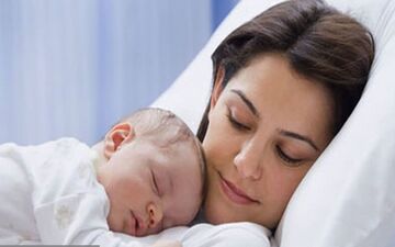 چرا باید به فرزندم، شیر خودم را بدهم؟