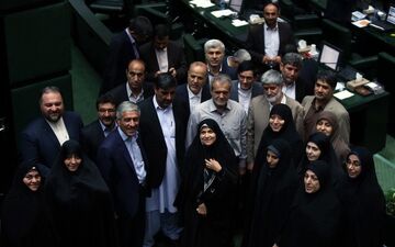  نقش آفرینی زنان در مجلس وفرآیند قانونگذاری