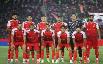 شایعه جدایی اورونوف از پرسپولیس تکذیب شد