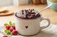 طرز تهیه کیک لیوانی شکلاتی در ۲ دقیقه با مایکروفر