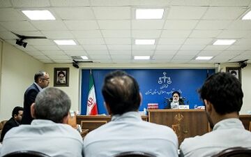 همه چیز درباره سلطان سکه + فیلم