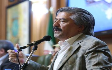 غلامرضا انصاری: پروژه های شهری و عمرانی آسیب و بلای جان دولتها بوده است