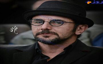 تیپ جالب آقای بازیگر در مراسم ختم علی معلم + عکس