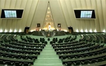 نامه نمایندگان مجلس به روحانی درباره اجرا نشدن یک قانون ضد آمریکایی