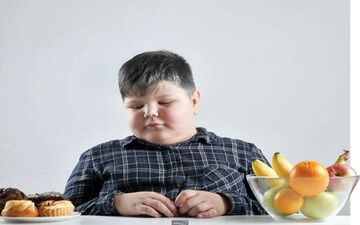 اقدامات روزمره برای کمک به کودک چاق