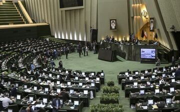 محدودیت تردد مقامات دولتی به مجلس در روزهای سه‌شنبه و چهارشنبه