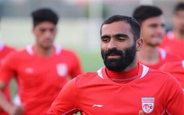 ماجرای ممنوع الخروجی کاپیتان سرخپوشان /کیانی هنوز با تراکتور قرارداد نبسته است!