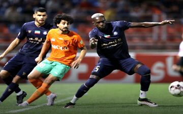 مدافع گل گهر در آستانه پیوستن به پرسپولیس