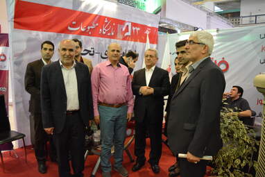 استاندار همدان در غرفه فرتاک نیوز