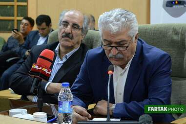 نشست معاون سیاسی وزارت کشور با معتمدین کرمانشاه
