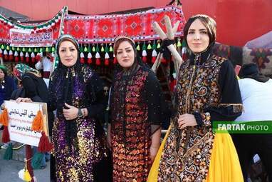دکتر محمدفیع صادقی مدیر بنیاد صلح جهانی همراه سایر سفیران صلح در استان‌ها به روایت تصویر