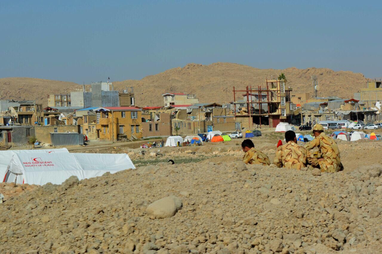 گزارش تصویری/ آخریت تصاویر از زلزله سزپل ذهاب / زندگی جاریست ولی دیدنش خالی از لطف نیست