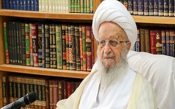  تذکر آیت‌الله مکارم شیرازی: مساله حجاب با فشار و سختگیری حل نمی‌شود 