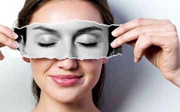 ۸ روش خانگی برای کاهش چین و چروک اطراف چشم
