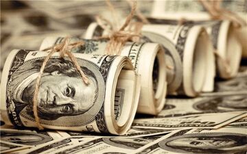  قیمت دلار آزاد با ورود ارز پتروشیمی ها روند کاهش را آغاز کرد