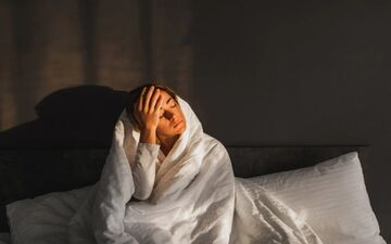 رازهای بیدار شدن آسان: 6 دلیل که شما را در رختخواب نگه می دارند