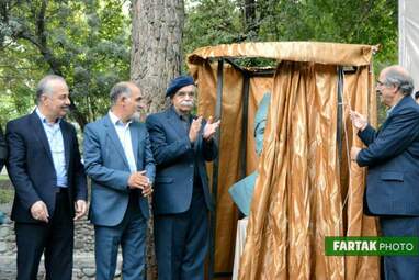 مراسم رونمایی از تندیس میرزا رضا کلهر