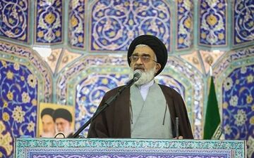 امام‌جمعه قم: حضور در ۲۲ بهمن‌ امسال "واجب عینی" است