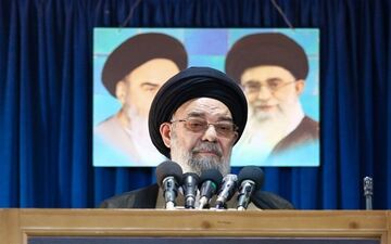 امام جمعه اصفهان: اخذ وجوه غیرقانونی از دانش آموزان اشتباه است