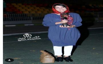 تیپ عجیب و متفاوت لیلا حاتمی در جشن خانه سینما+عکس