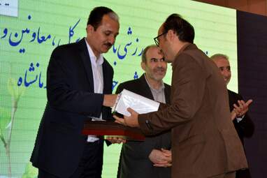 تجلیل از روسای هیأت‌های ورزشی استان کرمانشاه امروز نهم خرداد با حضور ارسلان حسینی مدیرکل و معاونین ستادی ورزش و جوانان استان کرمانشاه در سالن آمفی‌تئاتر ولیعصر(عج) این اداره انجام شد.