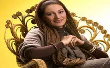 پرسه‌گردی بازیگر خانم در یزد