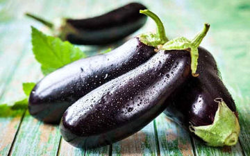 ماجرای بارش بادمجان در آسمان تهران چیست؟+فیلم
