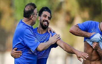 علی دشتی در باشگاه استقلال حاضر شد