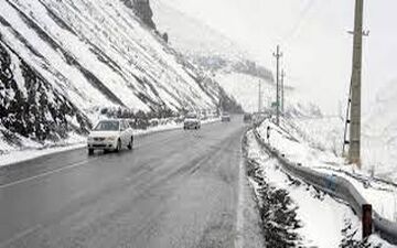 برف و باران در جاده‌های ۱۵ استان کشور 