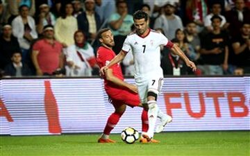  شجاعی اولین کارت زرد ایران را گرفت