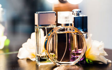 افزایش ماندگاری عطر با ۸ روش آسان