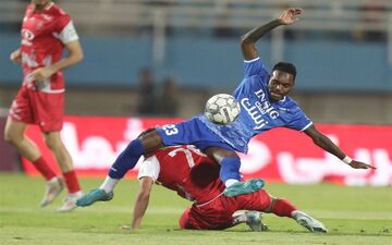 پرسپولیس نیمه اول بازی با استقلال خوزستان را با خوش شانسی تمام کرد
