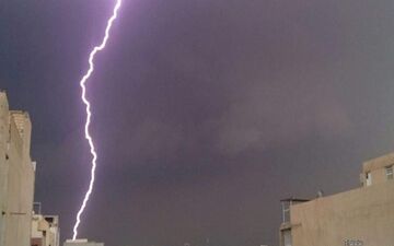 موج سوم توفان تندری در حال حرکت به سمت اهواز