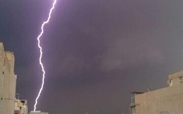موج سوم توفان تندری در حال حرکت به سمت اهواز