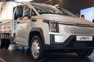 رونمایی از پیکاپ لینکسیس G202P با فناوری EREV در نمایشگاه خودرو تهران