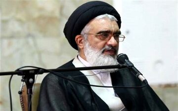 مردم و مسئولان استان قم در میزبانی هر چه‌بهتر زائران اربعین حسینی تلاش کنند