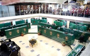  سهامداران بورسی ۱۵۷۷ میلیارد تومان سود گرفتند