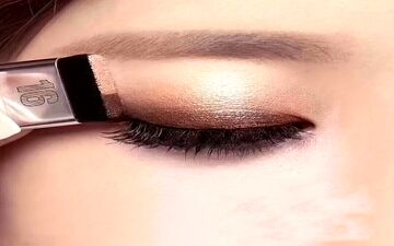 ۱۱ نکته طلایی برای انتخاب رنگ سایه چشم مناسب
