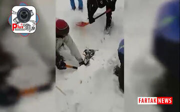  فیلم/ لحظه پیدا شدن پیکر کوهنورد گرفتار در بهمن ارتفاعات شمشک