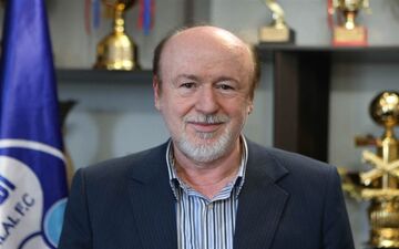 لو رفت ! پشت پرده علنی شدن استعفای افتخاری؛ گره نقل‌و انتقالاتی استقلال کورتر از قبل شد !