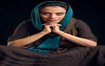 پوشش متفاوت مونا فرجاد در سن پترزبورگ! (عکس)