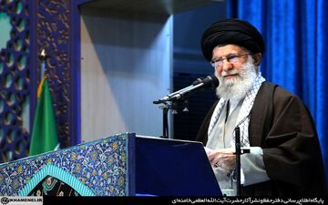 مقام معظم رهبری در نمازجمعه تهران:‌ از مذاکره ابایی نداریم اما نه با آمریکا/در حادثه هواپیما ابهاماتی هست